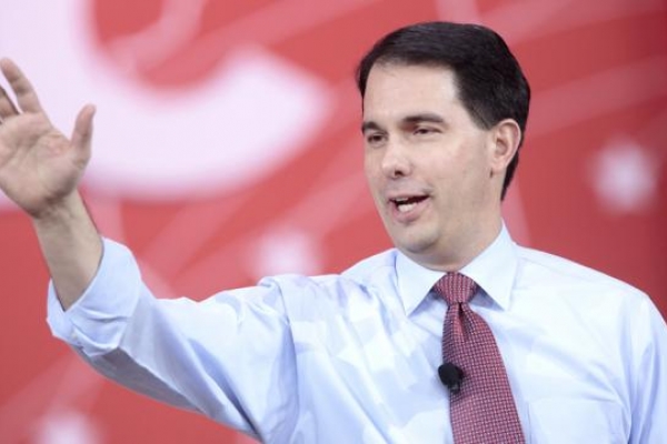 Scott Walker signs bill aimed at stabilizing ObamaCare market